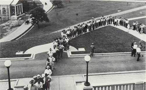 Payday for Gold Roll Employees at the Administration Building 1916